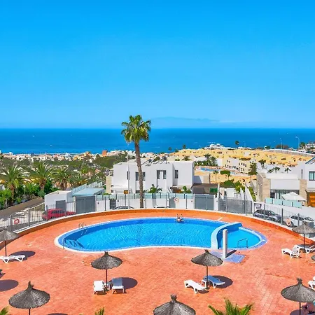 Bright And Modern In Apartment *