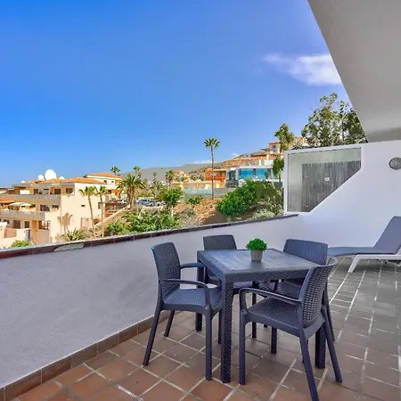 Apartment Bright And Modern In